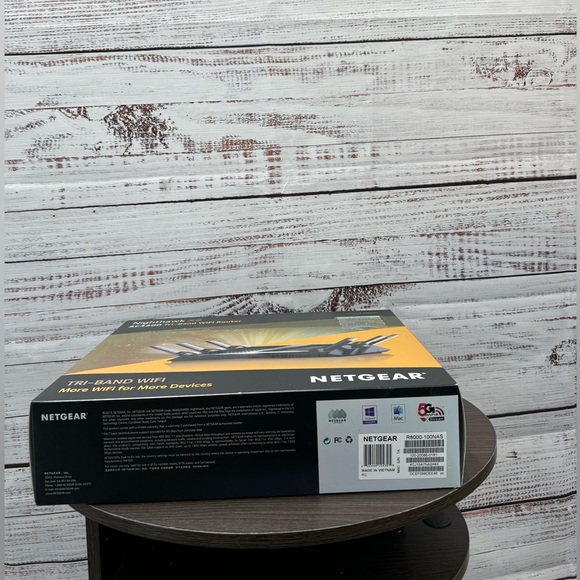 Night hawk X6 AC3200 Triband Wifi Router, Model R8000 - Picture 2 of 4